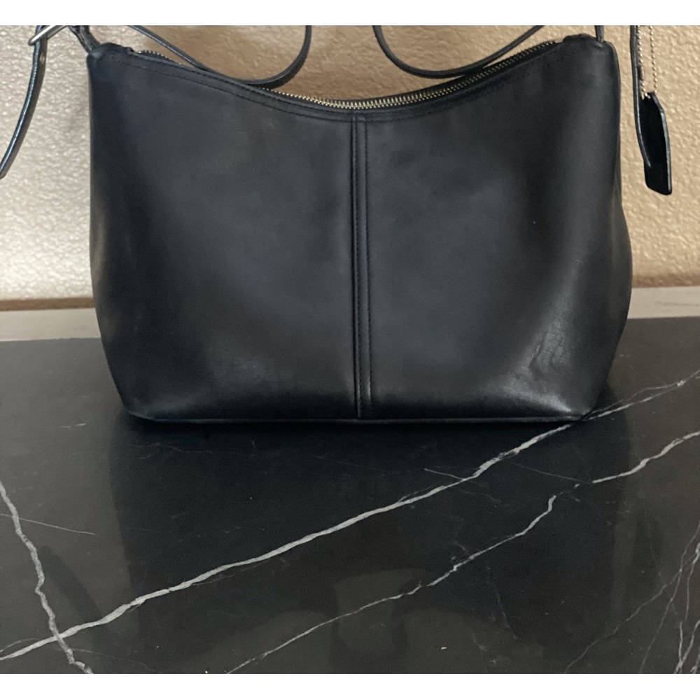 Coach classic shoulder bag black